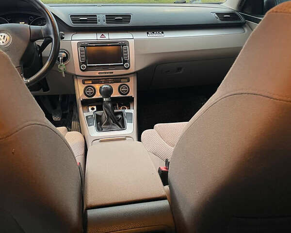 Коричневий Фольксваген Пассат, об'ємом двигуна 2 л та пробігом 291 тис. км за 7000 $, фото 7 на Automoto.ua