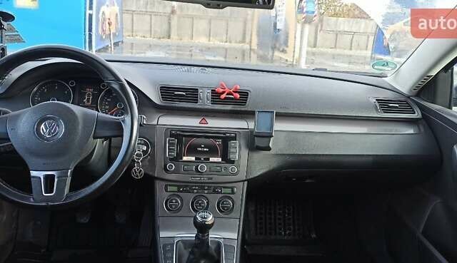 Коричневий Фольксваген Пассат, об'ємом двигуна 2 л та пробігом 391 тис. км за 6800 $, фото 5 на Automoto.ua