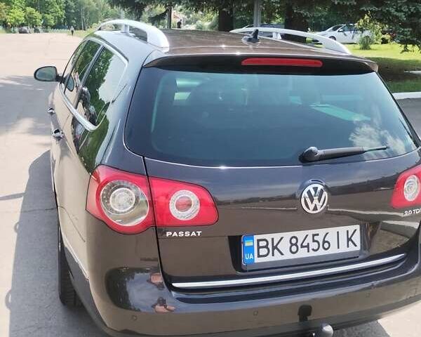 Коричневий Фольксваген Пассат, об'ємом двигуна 2 л та пробігом 249 тис. км за 9500 $, фото 4 на Automoto.ua