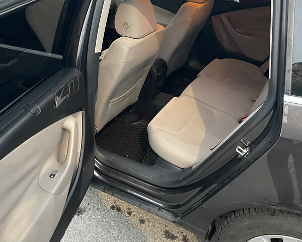 Коричневий Фольксваген Пассат, об'ємом двигуна 2 л та пробігом 291 тис. км за 7000 $, фото 13 на Automoto.ua