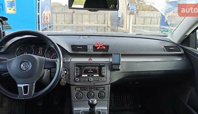 Коричневий Фольксваген Пассат, об'ємом двигуна 2 л та пробігом 391 тис. км за 6800 $, фото 4 на Automoto.ua