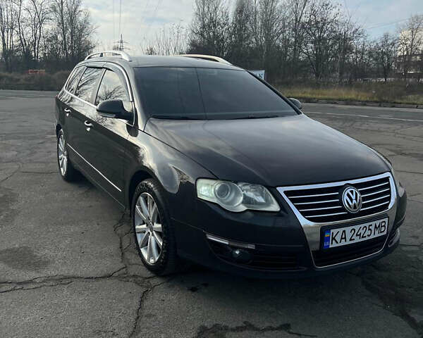 Коричневий Фольксваген Пассат, об'ємом двигуна 2 л та пробігом 267 тис. км за 7800 $, фото 1 на Automoto.ua