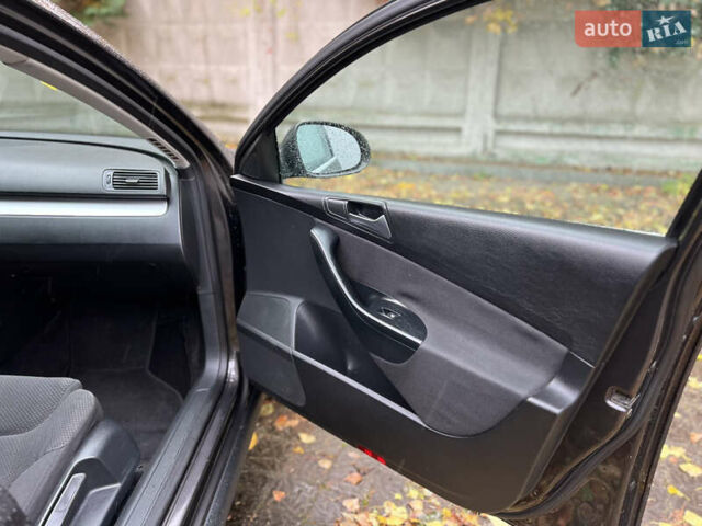 Фольксваген Пассат 2009 в Ровно на Automoto.ua Коричневый Фольксваген Пассат, объемом двигателя 1.9 л и пробегом 249 тыс. км за 5650 $, фото 17 на Automoto.ua