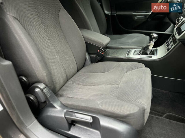 Фольксваген Пассат 2009 в Ровно на Automoto.ua Коричневый Фольксваген Пассат, объемом двигателя 1.9 л и пробегом 249 тыс. км за 5650 $, фото 19 на Automoto.ua
