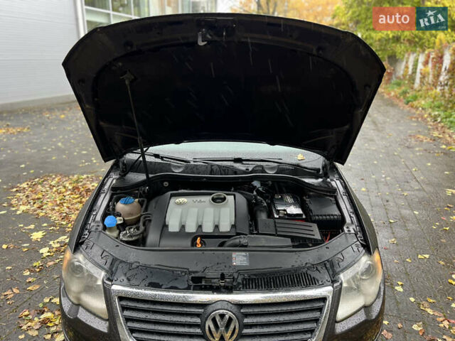 Фольксваген Пассат 2009 в Ровно на Automoto.ua Коричневый Фольксваген Пассат, объемом двигателя 1.9 л и пробегом 249 тыс. км за 5650 $, фото 52 на Automoto.ua