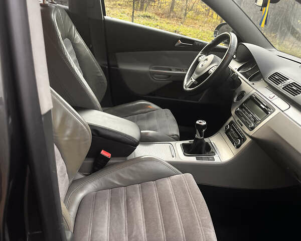 Коричневий Фольксваген Пассат, об'ємом двигуна 1.8 л та пробігом 229 тис. км за 6800 $, фото 34 на Automoto.ua