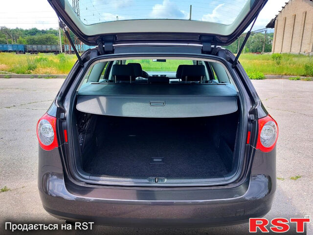 Коричневий Фольксваген Пассат, об'ємом двигуна 1.4 л та пробігом 215 тис. км за 7500 $, фото 12 на Automoto.ua