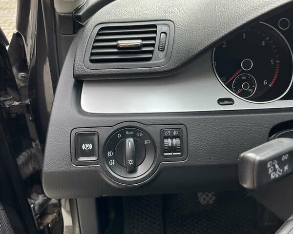 Коричневый Фольксваген Пассат, объемом двигателя 1.97 л и пробегом 302 тыс. км за 8500 $, фото 7 на Automoto.ua