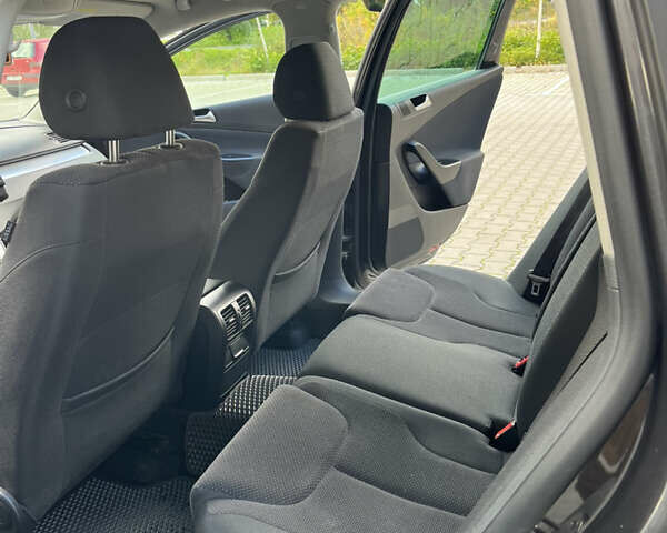 Коричневый Фольксваген Пассат, объемом двигателя 1.97 л и пробегом 302 тыс. км за 8500 $, фото 17 на Automoto.ua