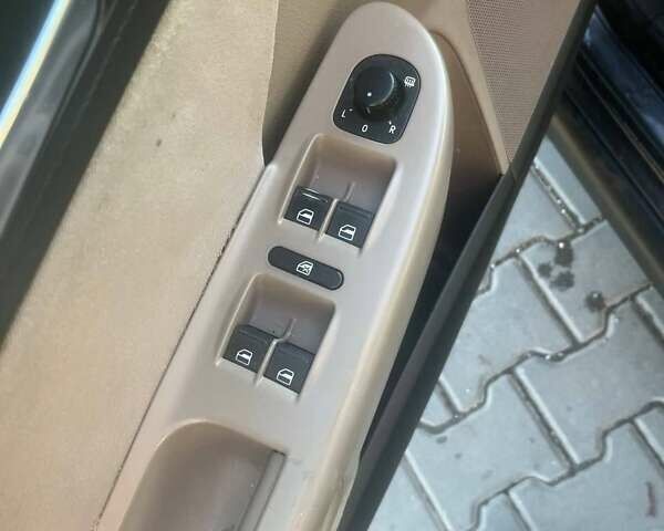 Коричневый Фольксваген Пассат, объемом двигателя 1.97 л и пробегом 375 тыс. км за 8200 $, фото 16 на Automoto.ua