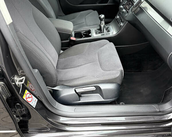 Коричневый Фольксваген Пассат, объемом двигателя 1.6 л и пробегом 277 тыс. км за 7350 $, фото 32 на Automoto.ua