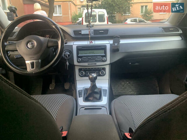 Коричневый Фольксваген Пассат, объемом двигателя 1.97 л и пробегом 298 тыс. км за 7000 $, фото 29 на Automoto.ua