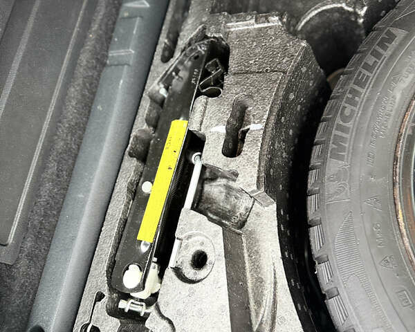 Коричневый Фольксваген Пассат, объемом двигателя 1.6 л и пробегом 277 тыс. км за 7350 $, фото 28 на Automoto.ua