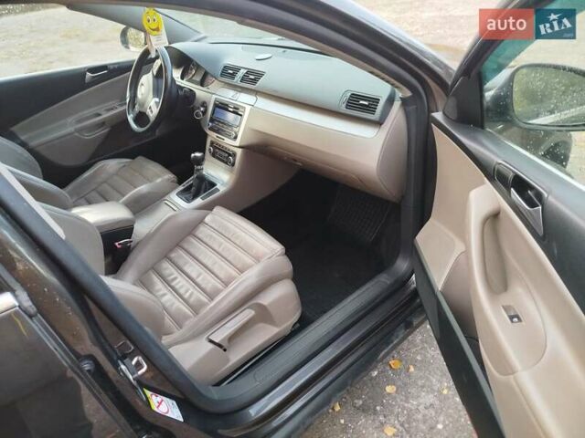 Коричневый Фольксваген Пассат, объемом двигателя 1.39 л и пробегом 273 тыс. км за 4800 $, фото 13 на Automoto.ua