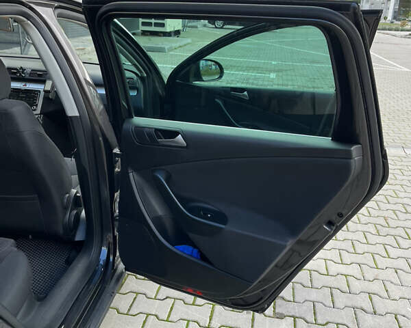 Коричневый Фольксваген Пассат, объемом двигателя 1.97 л и пробегом 302 тыс. км за 8500 $, фото 11 на Automoto.ua