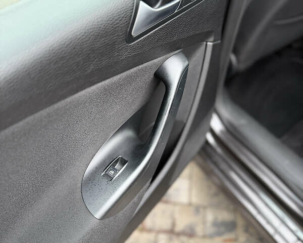 Коричневый Фольксваген Пассат, объемом двигателя 1.6 л и пробегом 277 тыс. км за 7350 $, фото 25 на Automoto.ua