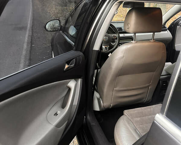 Коричневий Фольксваген Пассат, об'ємом двигуна 1.8 л та пробігом 229 тис. км за 6800 $, фото 36 на Automoto.ua