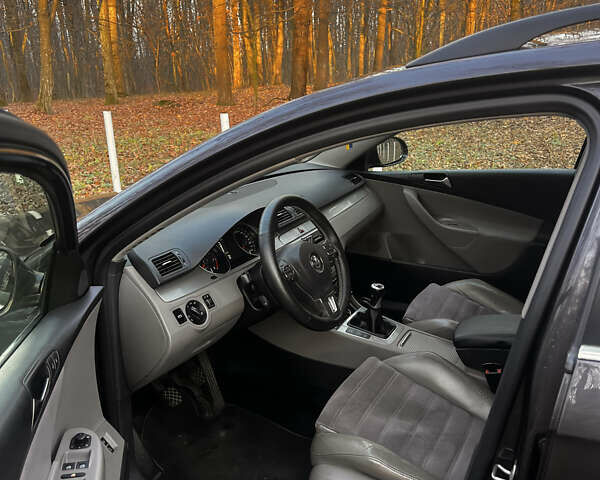 Коричневий Фольксваген Пассат, об'ємом двигуна 1.8 л та пробігом 229 тис. км за 6800 $, фото 32 на Automoto.ua