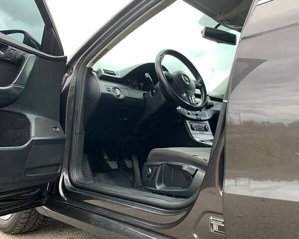 Коричневый Фольксваген Пассат, объемом двигателя 1.6 л и пробегом 259 тыс. км за 9500 $, фото 1 на Automoto.ua