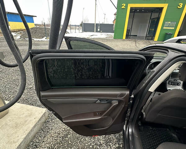 Коричневый Фольксваген Пассат, объемом двигателя 1.97 л и пробегом 144 тыс. км за 11900 $, фото 15 на Automoto.ua