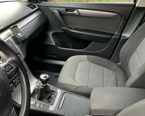 Коричневый Фольксваген Пассат, объемом двигателя 1.6 л и пробегом 259 тыс. км за 9500 $, фото 4 на Automoto.ua