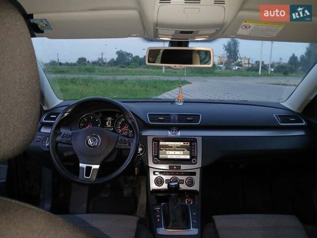 Коричневый Фольксваген Пассат, объемом двигателя 1.6 л и пробегом 300 тыс. км за 9200 $, фото 6 на Automoto.ua