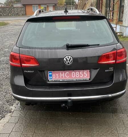 Коричневый Фольксваген Пассат, объемом двигателя 2 л и пробегом 236 тыс. км за 11700 $, фото 4 на Automoto.ua