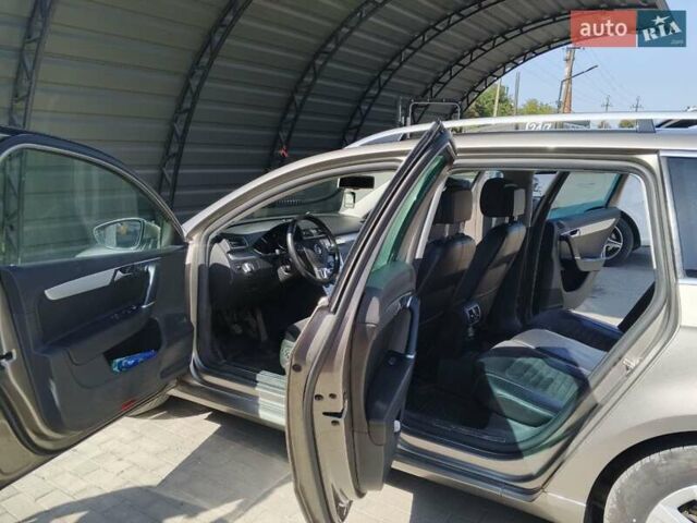 Коричневий Фольксваген Пассат, об'ємом двигуна 1.6 л та пробігом 242 тис. км за 10500 $, фото 6 на Automoto.ua