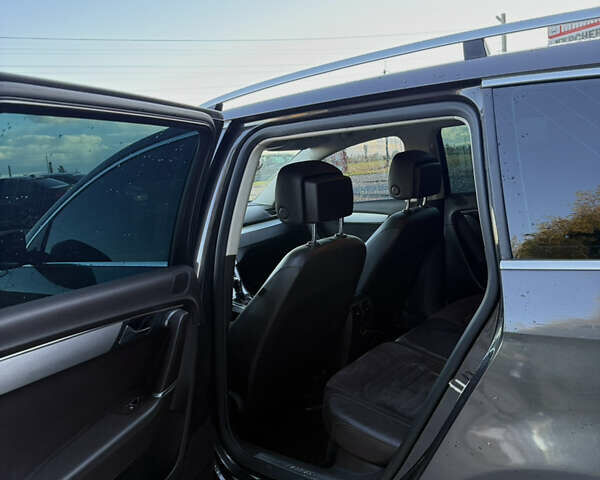 Коричневий Фольксваген Пассат, об'ємом двигуна 2 л та пробігом 309 тис. км за 10500 $, фото 7 на Automoto.ua