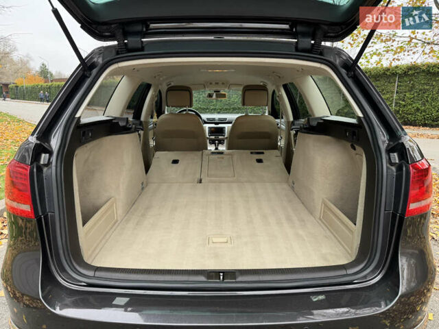 Коричневый Фольксваген Пассат, объемом двигателя 2 л и пробегом 290 тыс. км за 10500 $, фото 12 на Automoto.ua