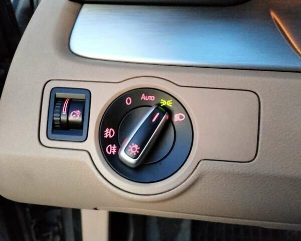 Коричневый Фольксваген Пассат, объемом двигателя 2 л и пробегом 291 тыс. км за 11500 $, фото 12 на Automoto.ua