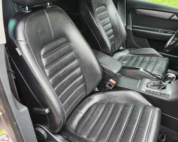 Коричневый Фольксваген Пассат, объемом двигателя 2 л и пробегом 238 тыс. км за 10800 $, фото 61 на Automoto.ua