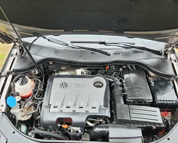 Коричневый Фольксваген Пассат, объемом двигателя 2 л и пробегом 238 тыс. км за 10800 $, фото 5 на Automoto.ua