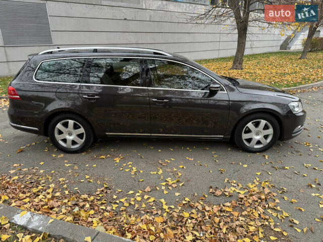 Коричневый Фольксваген Пассат, объемом двигателя 2 л и пробегом 290 тыс. км за 10500 $, фото 1 на Automoto.ua