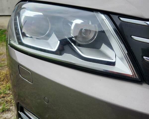 Коричневый Фольксваген Пассат, объемом двигателя 2 л и пробегом 238 тыс. км за 10800 $, фото 2 на Automoto.ua