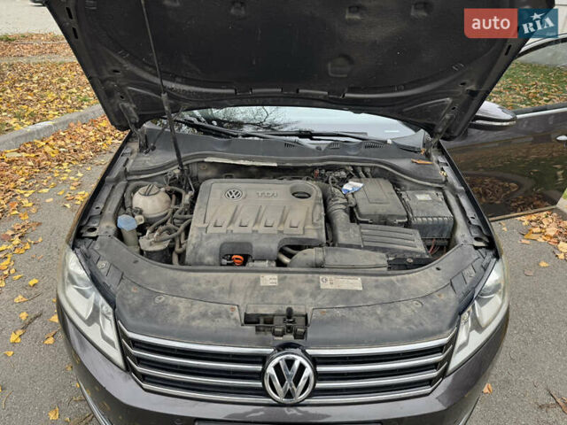 Коричневый Фольксваген Пассат, объемом двигателя 2 л и пробегом 290 тыс. км за 10500 $, фото 15 на Automoto.ua