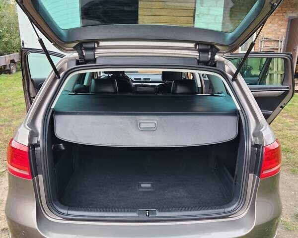 Коричневый Фольксваген Пассат, объемом двигателя 2 л и пробегом 238 тыс. км за 10800 $, фото 21 на Automoto.ua