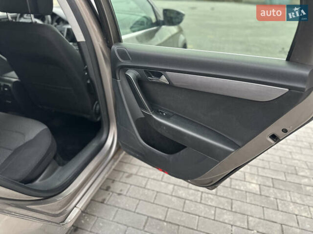 Коричневий Фольксваген Пассат, об'ємом двигуна 1.4 л та пробігом 250 тис. км за 4999 $, фото 26 на Automoto.ua