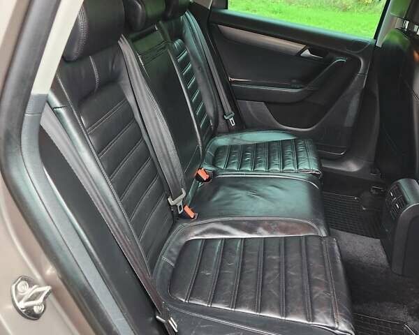 Коричневый Фольксваген Пассат, объемом двигателя 2 л и пробегом 238 тыс. км за 10800 $, фото 74 на Automoto.ua