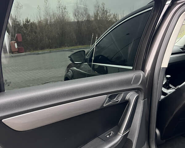 Коричневый Фольксваген Пассат, объемом двигателя 1.97 л и пробегом 309 тыс. км за 9700 $, фото 13 на Automoto.ua