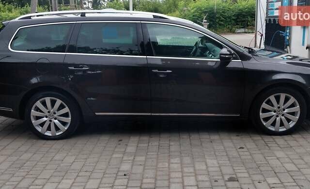 Коричневый Фольксваген Пассат, объемом двигателя 0 л и пробегом 235 тыс. км за 11700 $, фото 1 на Automoto.ua