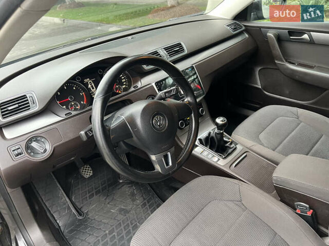 Коричневий Фольксваген Пассат, об'ємом двигуна 2 л та пробігом 287 тис. км за 10500 $, фото 18 на Automoto.ua