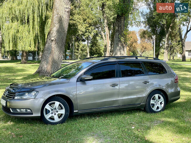 Коричневий Фольксваген Пассат, об'ємом двигуна 1.6 л та пробігом 268 тис. км за 7999 $, фото 12 на Automoto.ua