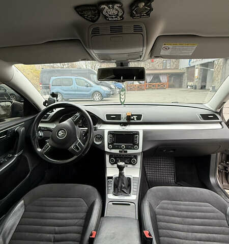 Коричневый Фольксваген Пассат, объемом двигателя 1.97 л и пробегом 289 тыс. км за 12192 $, фото 2 на Automoto.ua