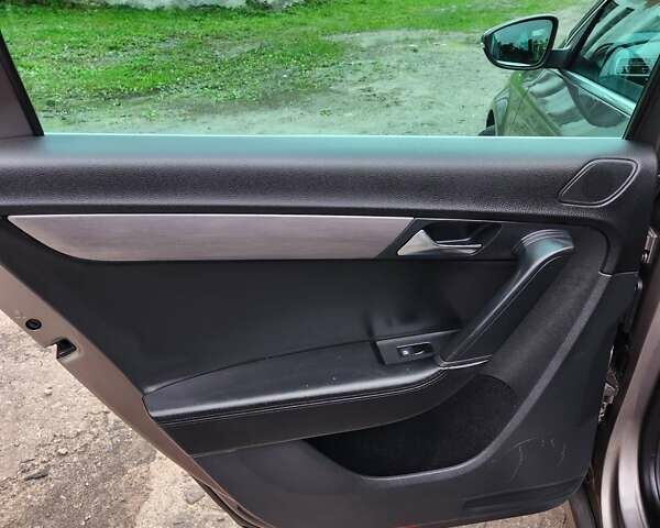 Коричневый Фольксваген Пассат, объемом двигателя 2 л и пробегом 238 тыс. км за 10800 $, фото 78 на Automoto.ua