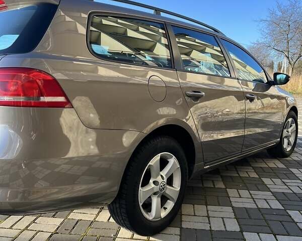 Коричневый Фольксваген Пассат, объемом двигателя 1.97 л и пробегом 240 тыс. км за 10073 $, фото 4 на Automoto.ua