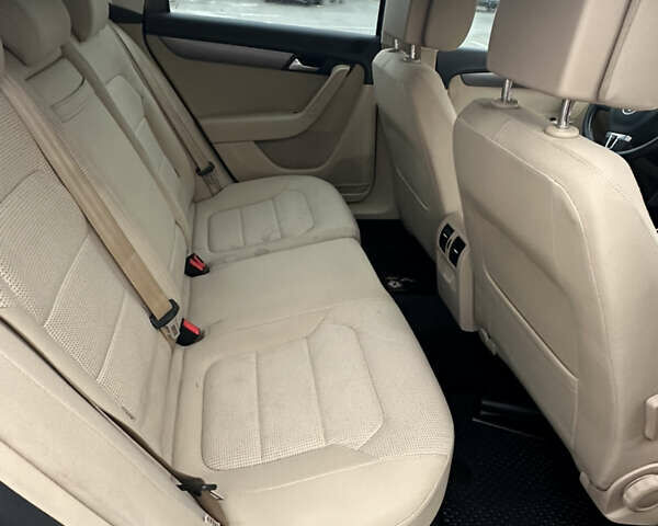 Коричневый Фольксваген Пассат, объемом двигателя 1.8 л и пробегом 245 тыс. км за 6100 $, фото 10 на Automoto.ua