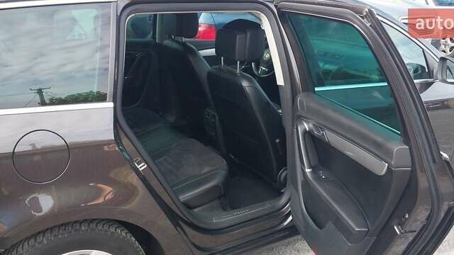 Коричневый Фольксваген Пассат, объемом двигателя 0 л и пробегом 235 тыс. км за 11700 $, фото 13 на Automoto.ua