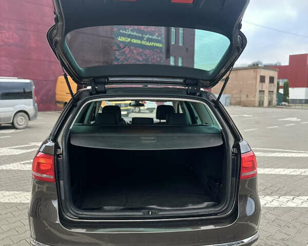 Коричневый Фольксваген Пассат, объемом двигателя 1.97 л и пробегом 298 тыс. км за 9800 $, фото 8 на Automoto.ua