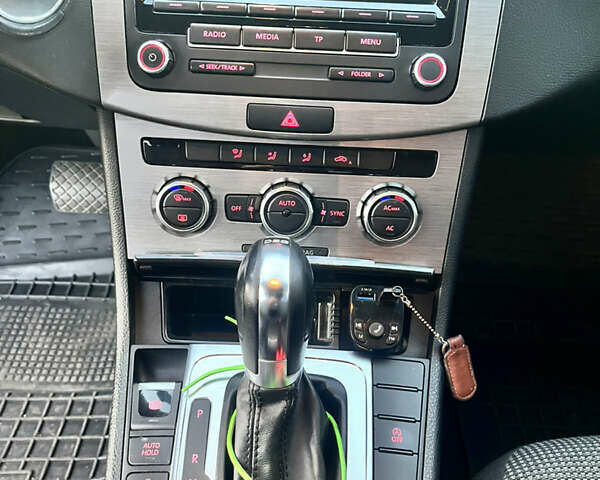 Коричневый Фольксваген Пассат, объемом двигателя 1.97 л и пробегом 310 тыс. км за 10999 $, фото 19 на Automoto.ua